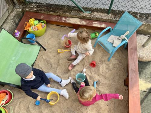Buddeln im Sandkasten