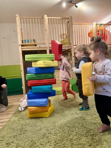 Wir bauen einen echt hohen Turm 